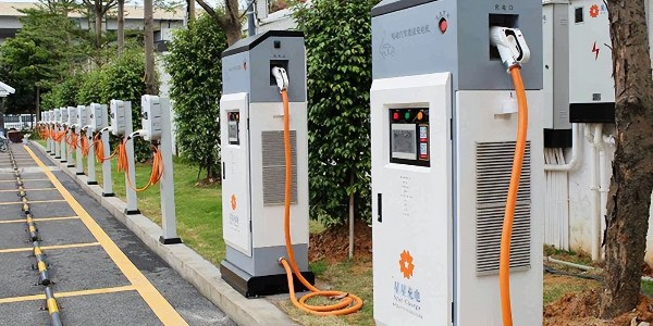 崔東樹：需要進一步構建高質量充電基礎設施體係